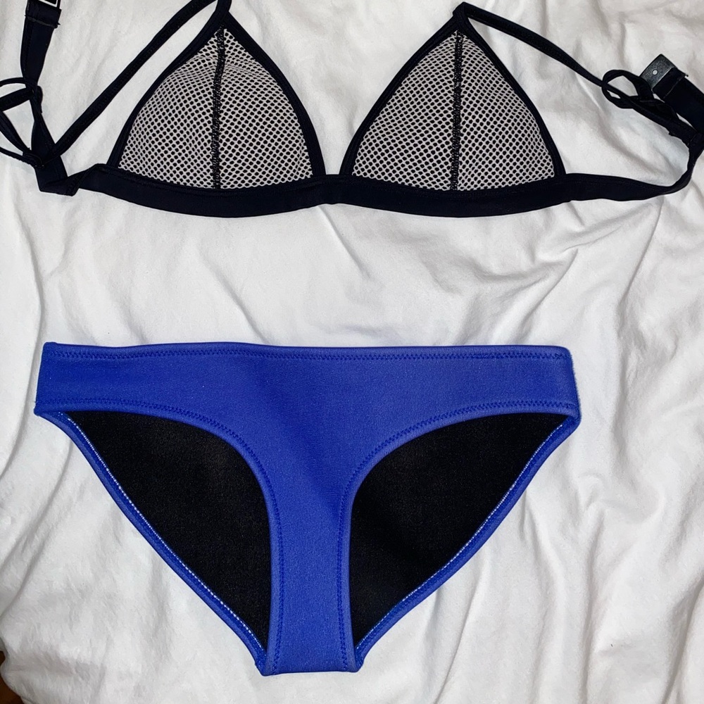 Triangl Bathing Suit (Used) IN GREAT CONDITION